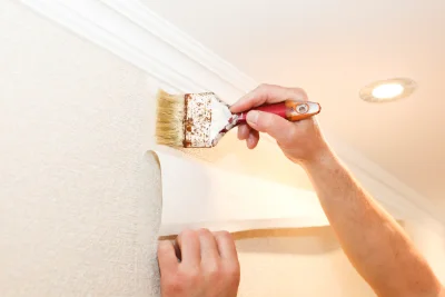 Pose de papier peint à Brélidy — revêtements muraux et toiles de verre